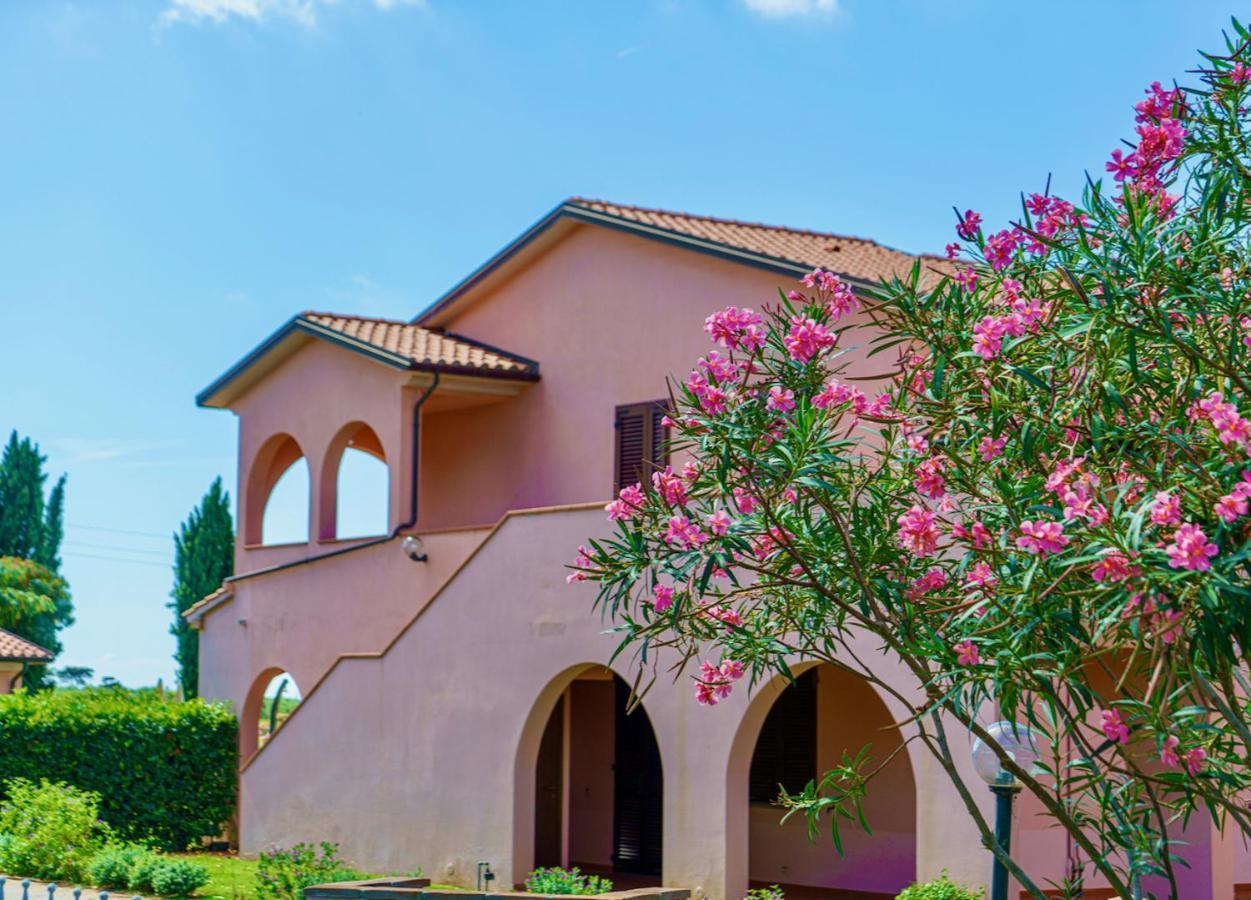 Appartamenti In Residence Villa Santa Maria سان فينتْشينسو المظهر الخارجي الصورة