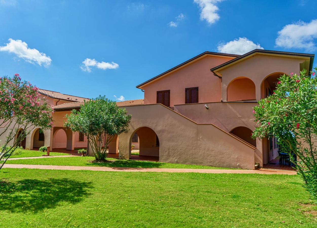 Appartamenti In Residence Villa Santa Maria سان فينتْشينسو المظهر الخارجي الصورة