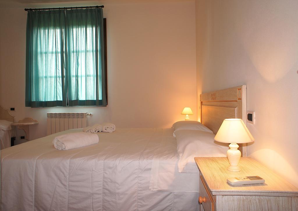 Appartamenti In Residence Villa Santa Maria سان فينتْشينسو الغرفة الصورة